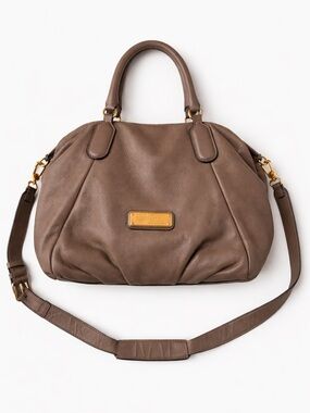 Marc by Marc Jacobs Taupe Leather Shoulder Bag with Gold Plaque